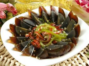 吃皮蛋有什么好处？怎么做好吃？松花蛋的营养价值