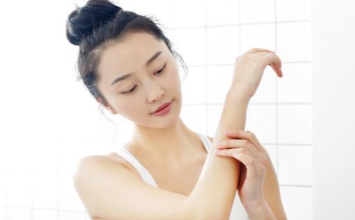 早c晚a还能叠加别的精华吗 早c晚a为什么要用两个精华