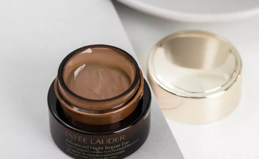 眼霜在护肤的第几步用最好 眼霜可以用面霜代替吗