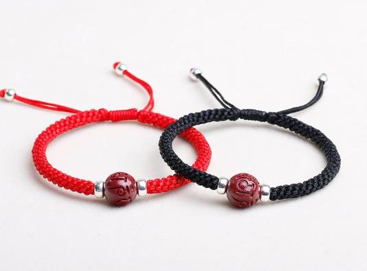 本命年戴红绳还是红玛瑙还是红朱砂?本命年戴红绳金饰单数还是双数