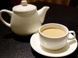 细数奶茶的四大罪状-一杯奶茶等于一碗饭？