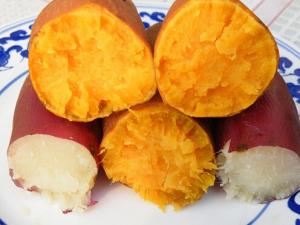 红薯饮食禁忌-冬天烤红薯不能带皮吃