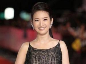 47届金钟奖红毯女星走光 翁滋蔓C奶林依晨露底裤