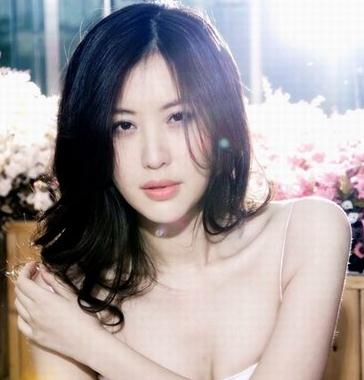 ���ӬB����������Ƭ����ʯ��Ӧ����80��Ů�����ӬB���ز������ʯ����¼�����龻������