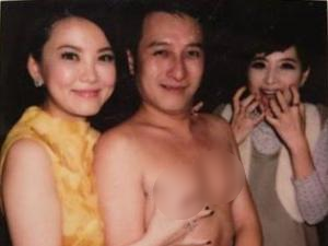 快乐家族囧事：谢娜下跪致歉 李维嘉遭李湘捏奶