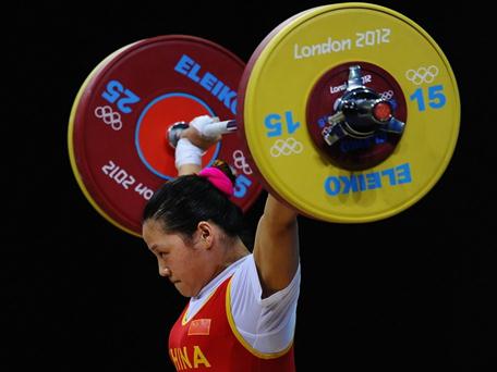 奥运会三连冠：伦敦奥运会女子举重58KG李雪英破记录夺冠