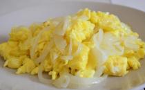 炒鸡蛋可以放味精吗？哪些菜不宜放味精