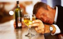 拉肚子可以喝酒吗？腹泻后能喝酒吗