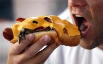 胆固醇高不能吃什么？胆固醇高的原因及危害