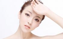 在空调房内如何保持水嫩肌肤