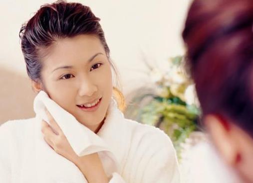 彻底卸妆也容易长色斑吗？5大不为人知的美白误区