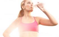 教你按时间段来喝水减肥