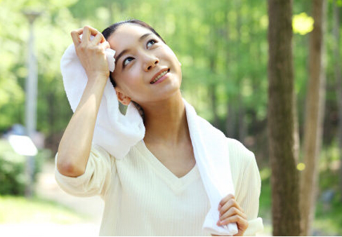 夏天出汗多怎么办？孩子出汗多是什么原因