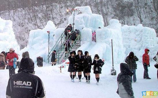 日本女人冬天穿裙子不冷吗？揭秘日本女人为啥一年四季都穿裙子