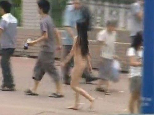 少女凌晨裸奔事件：少女为找刺激凌晨裸奔是什么情况