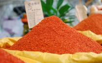 分辨染色辣椒面 一张纸巾轻松现原形