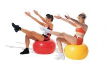 健身球操动作要领，边玩边甩肉！
