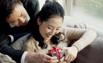 聪明女人12招绝杀男人的心