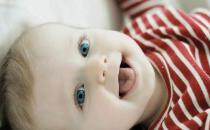 吃奶会打嗝？如何解决宝宝吃奶状况？