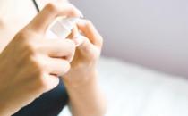 敷面膜和爽肤水先做哪一个？