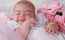 宝宝怕生怎么办？如何帮助宝宝交往？