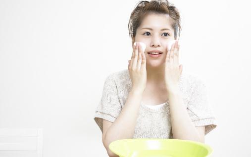 洗面奶不是越多就越好-护肤品的用量揭秘