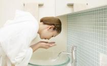 洗面奶泡沫越多就越好吗？