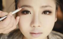 粗眉不自然？教你把粗眉画得更自然！