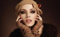 五彩眼妆怎么画才好看？