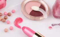 这样化妆让你老5岁！底妆过白最显老