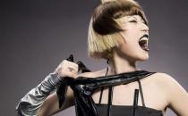 不用发圈也能绑发髻吗？实用发型小技巧