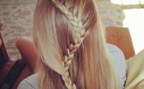 圆脸MM适合什么发型？齐刘海波波头