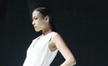 什么发型最搭配毛衣？辫子编发教程