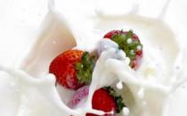 长期过量喝牛奶易患上白内障