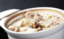 夏季健脾养胃汤饮：黄芪煲牛肚汤