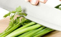 厨房切菜有讲究 鲜肉最好推拉切