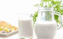 牛奶养生功效虽多 这五类人千万不要多喝