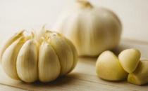 吃什么会引起口臭？口臭怎么办？