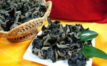 买木耳时怎样鉴别木耳呢