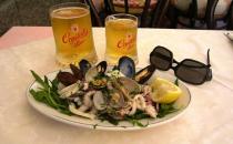 海鲜配啤酒易诱发痛风