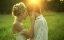 夫妻之间怎么交流最好？肩并肩交流