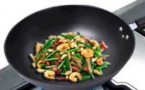铁锅炒菜有什么好处？如何正确使用