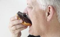 老年人发生噎食怎么急救