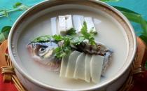 烹饪鱼头首要注意卫生！