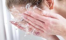 如何让皮肤毛孔更加干净清透