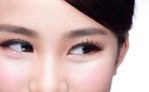 眼部脂肪粒出现的原因