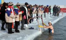 冬季游泳的好处及注意事项