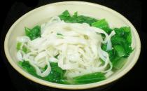 如何煮面条才能不粘锅？