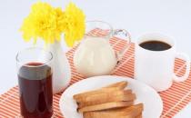 白领熬夜后一定要吃早餐