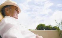 老人频打哈欠 小心脑中风